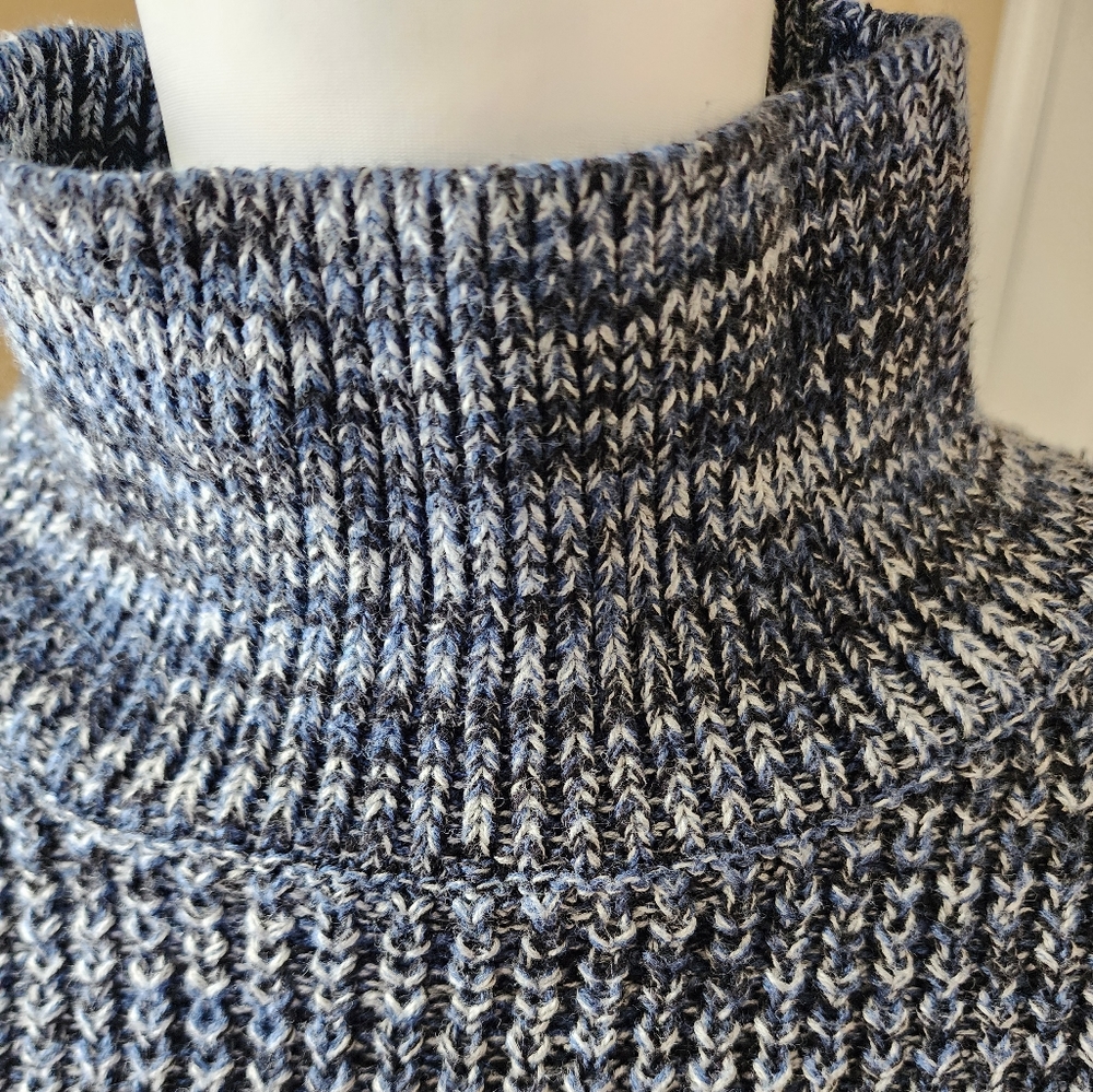 Sweater - Picture 9 of 11